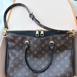 Louis Vuitton Monogram Noir MM Pallas Tote